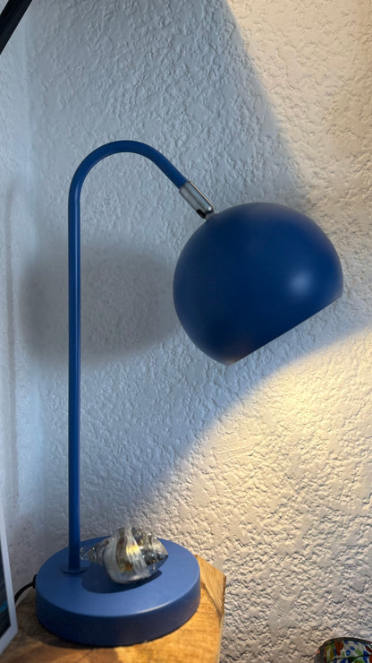 LÁMPARA DE BURÓ AZUL ACERO